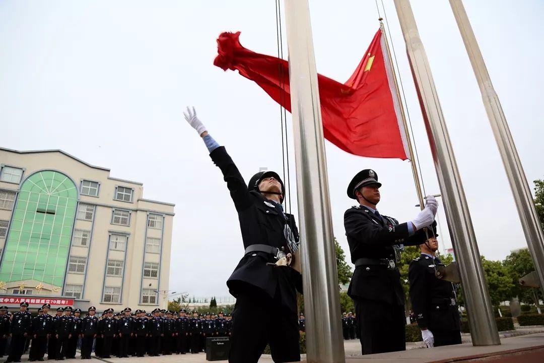 quiet的反义词是什么？游戏画面